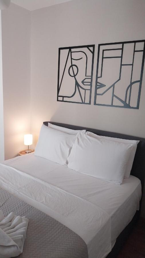 Uni Island - City Heart Suites Heraklion  Exterior photo