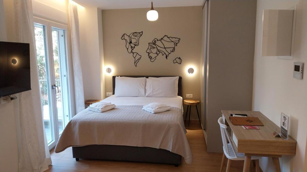 Uni Island - City Heart Suites Heraklion  Exterior photo