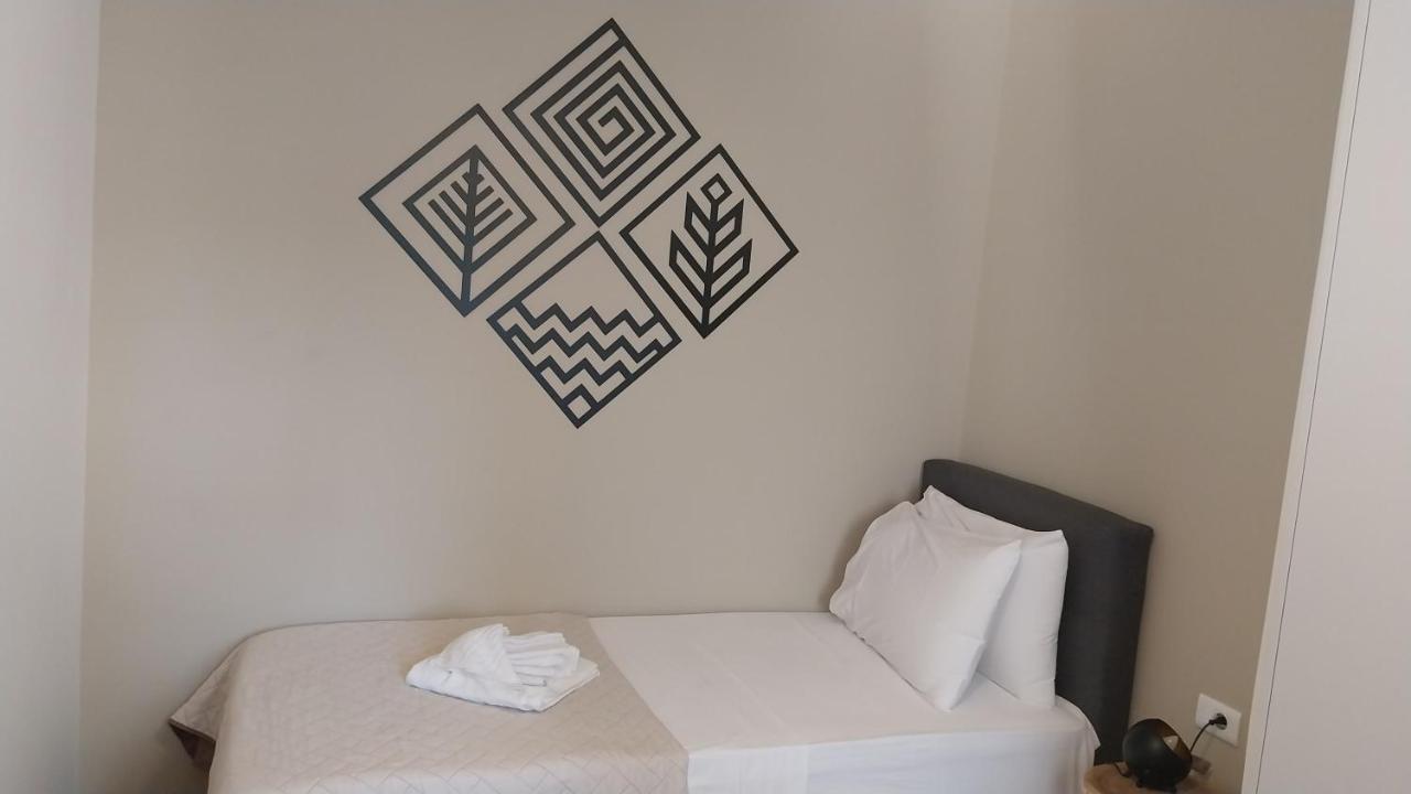 Uni Island - City Heart Suites Heraklion  Exterior photo
