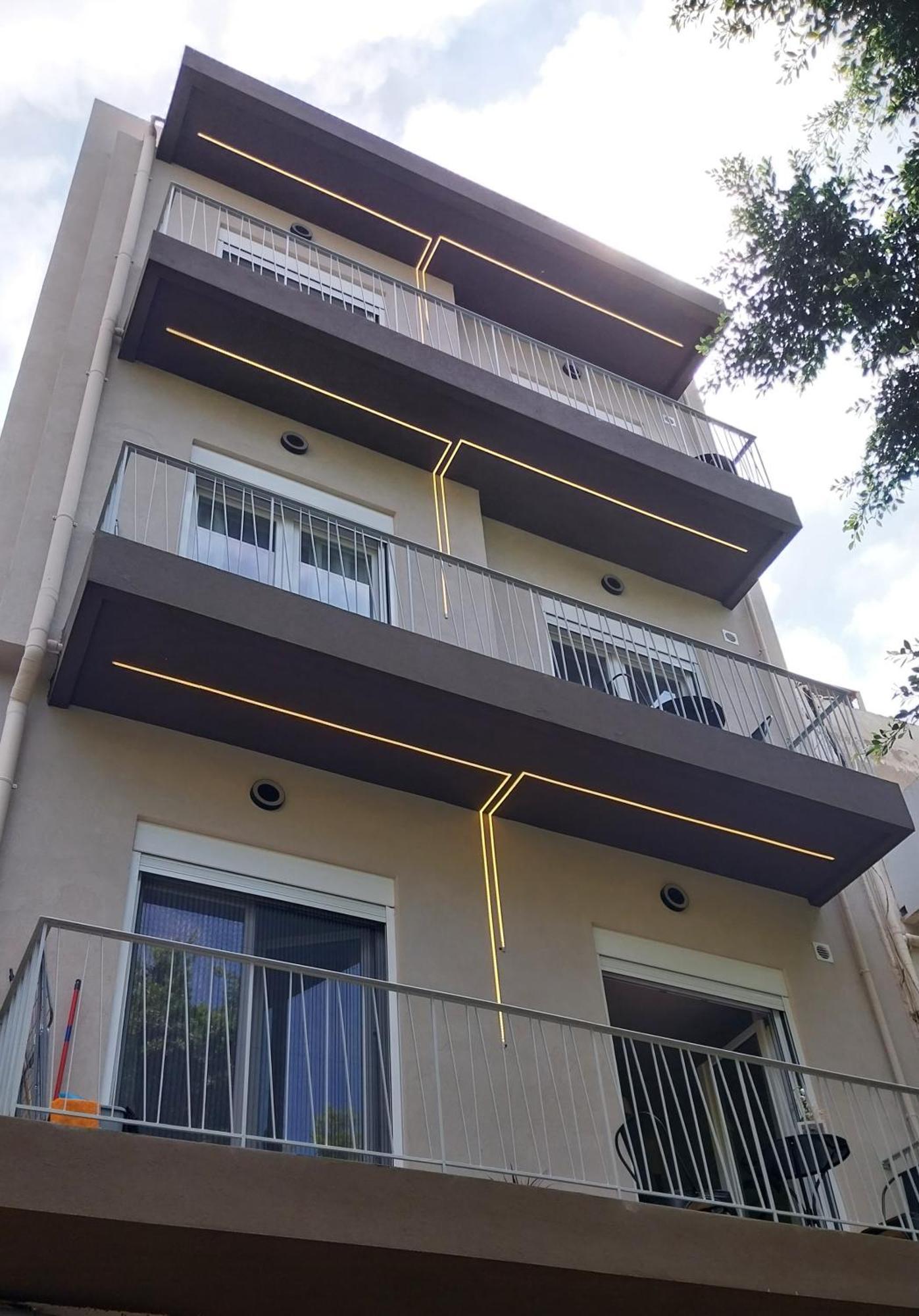 Uni Island - City Heart Suites Heraklion  Exterior photo